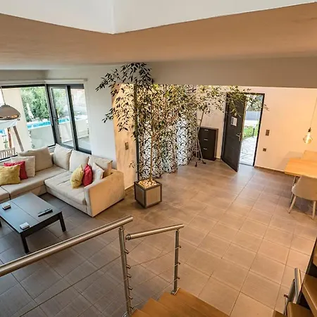 Detoro Villa Kambánion