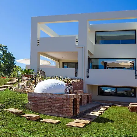 Detoro Villa *